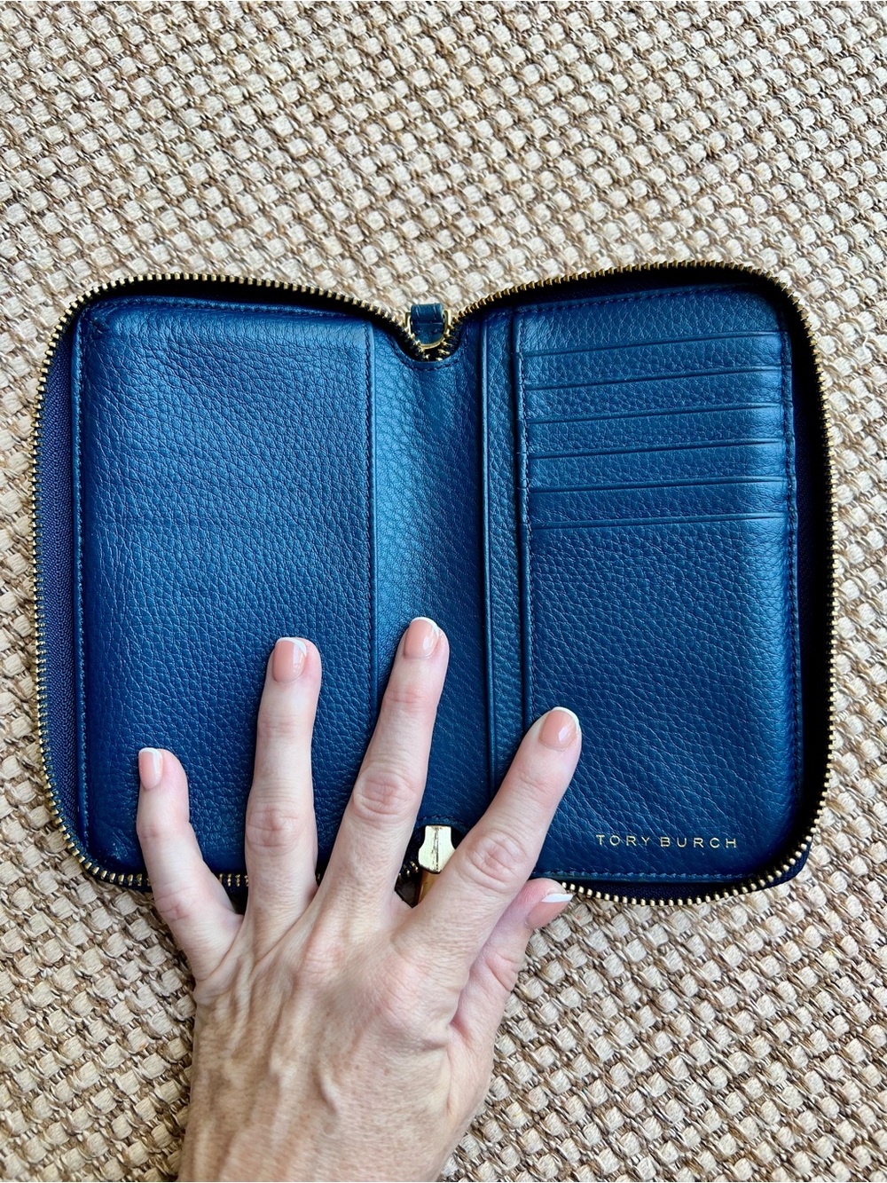 ⭐️Tory Burch Quilted Leather Zip-Around Wallet – Navy Blue - Picture 3 of 6